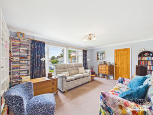 Sitting Room- click for photo gallery
